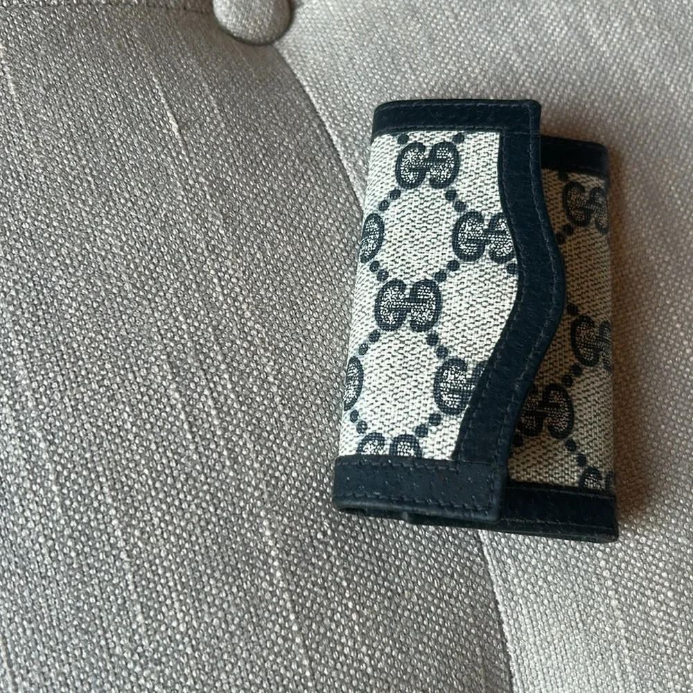 Gucci holder small